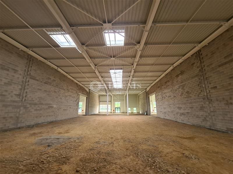 Local commercial · 773 m² · Location — photo 2