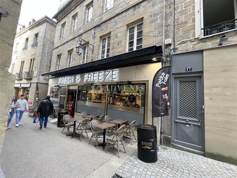 Local commercial · 140 m² · Location — photo 1