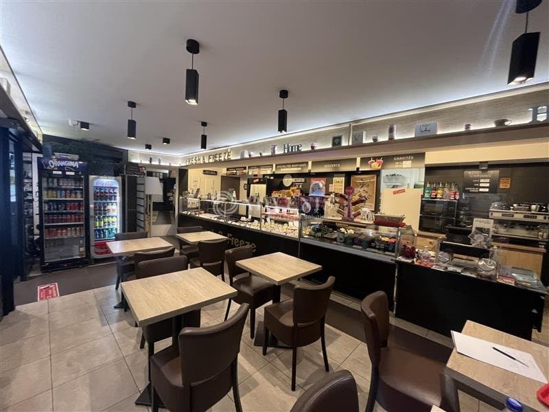 Local commercial · 140 m² · Location — photo 3