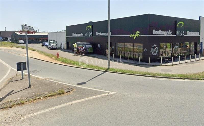 Local commercial · 180 m² · Location — photo 1