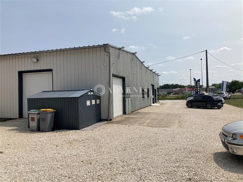 Local commercial · 276 m² · Location — photo 2