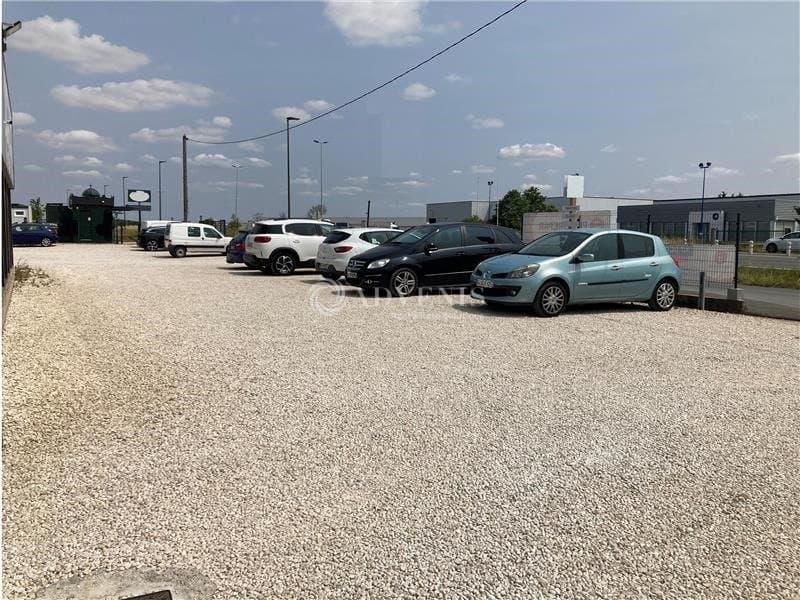 Local commercial · 276 m² · Location — photo 3