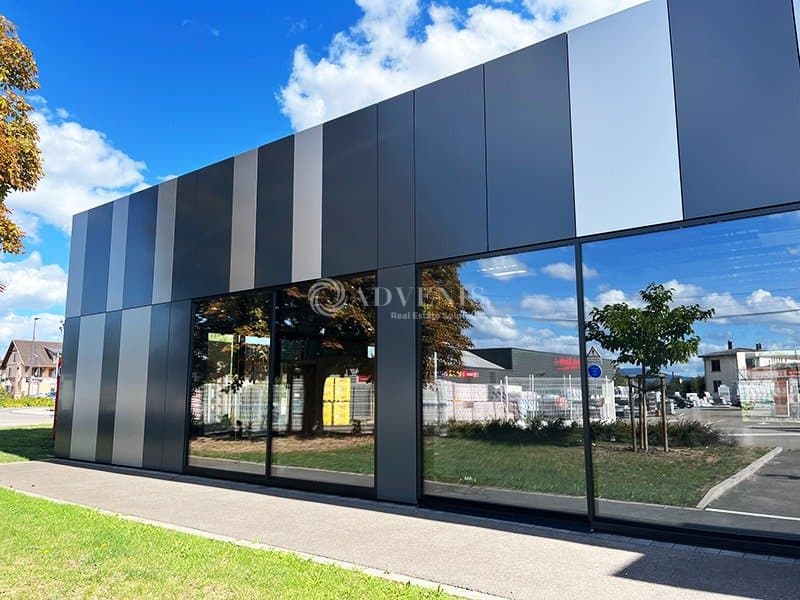 Local commercial · 300 m² · Location — photo 2
