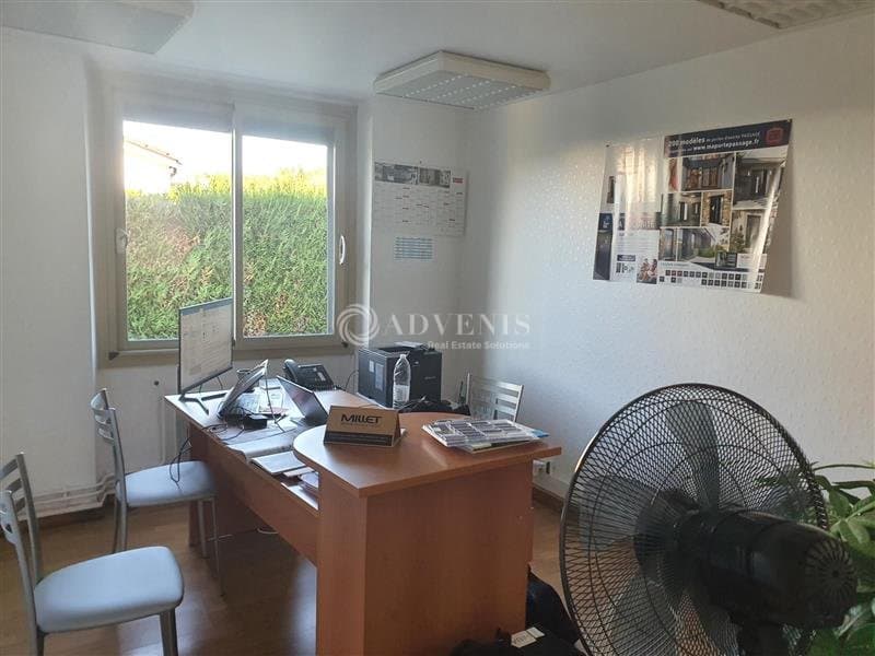 Local commercial · 90 m² · Location — photo 2