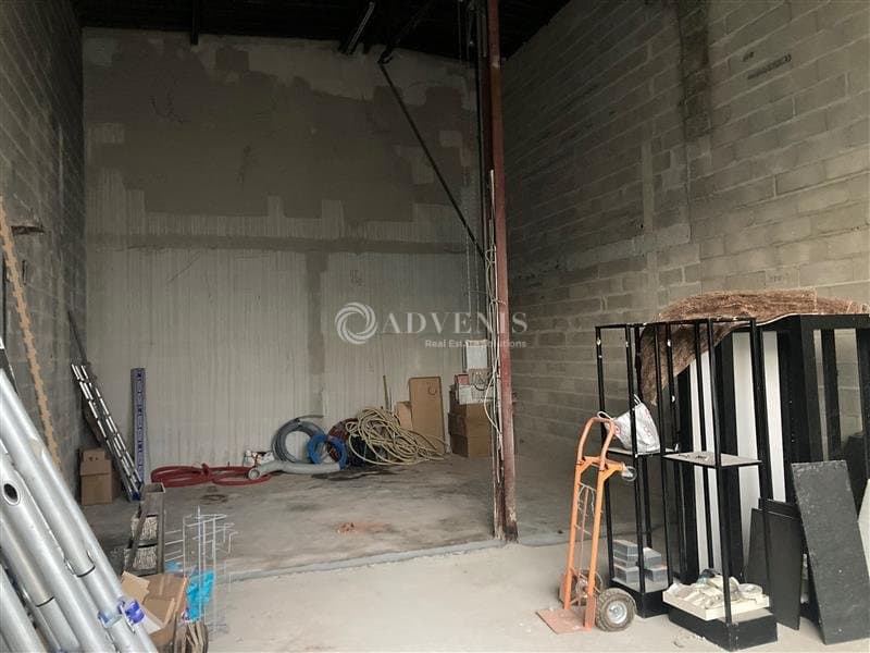 Local commercial · 71 m² · Location — photo 2