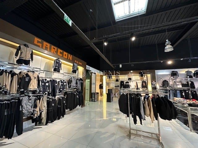 Local commercial · 1200 m² · Location — photo 3