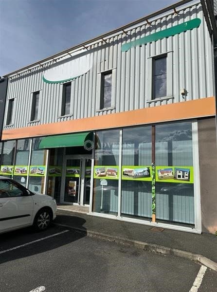 Local commercial · 195 m² · Location — photo 1