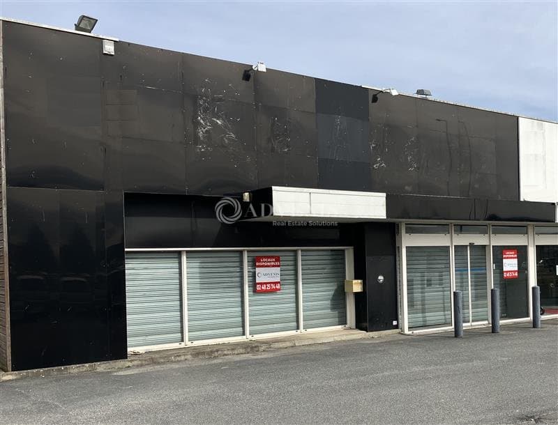 Local commercial · 614 m² · Location — photo 1