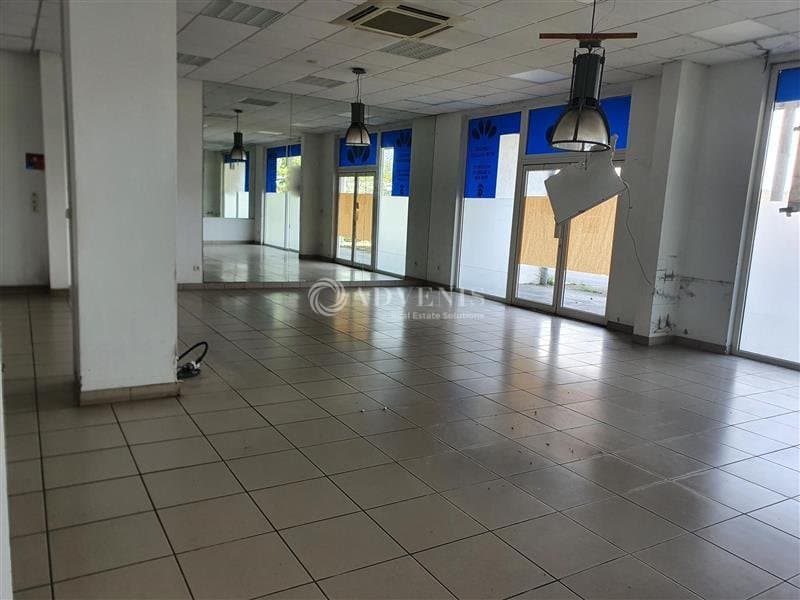 Local commercial · 140 m² · Location — photo 2