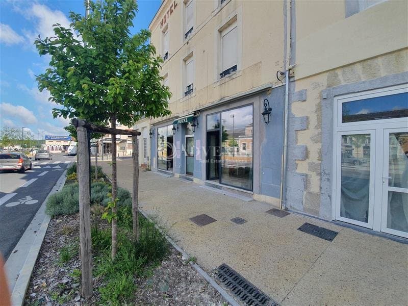 Local commercial · 113 m² · Location — photo 1