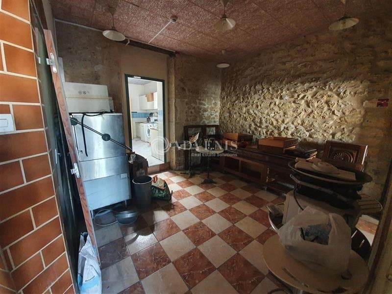 Local commercial · 113 m² · Location — photo 2