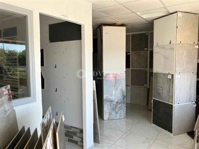 Local commercial · 360 m² · Achat des murs — photo 3