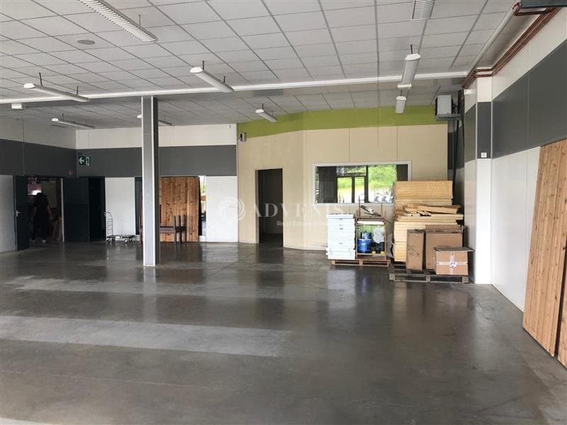 Local commercial · 400 m² · Location — photo 3