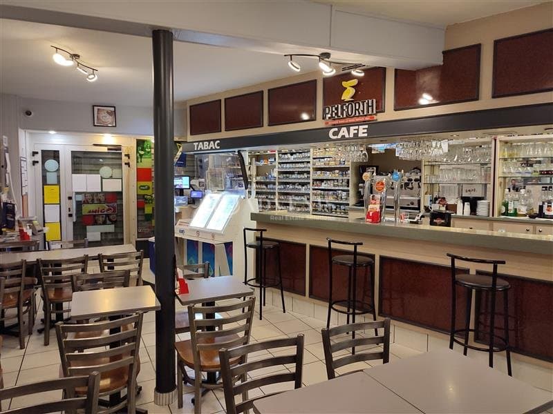 Local commercial · 130 m² · Achat des murs — photo 2