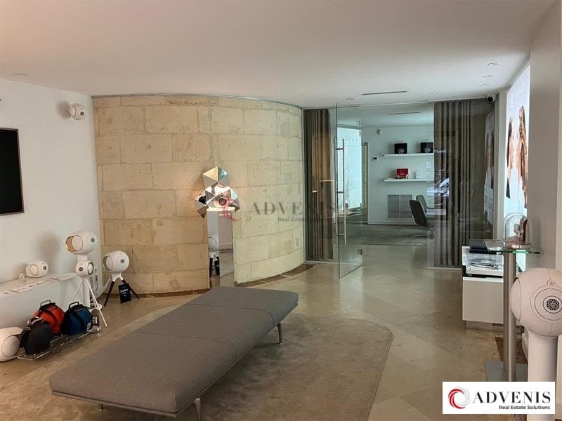 Local commercial · 145 m² · Location — photo 3