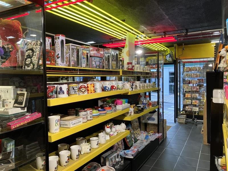 Local commercial · 214 m² · Location — photo 3