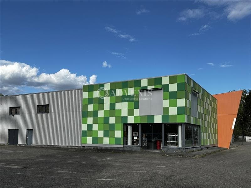 Local commercial · 549 m² · Location — photo 1