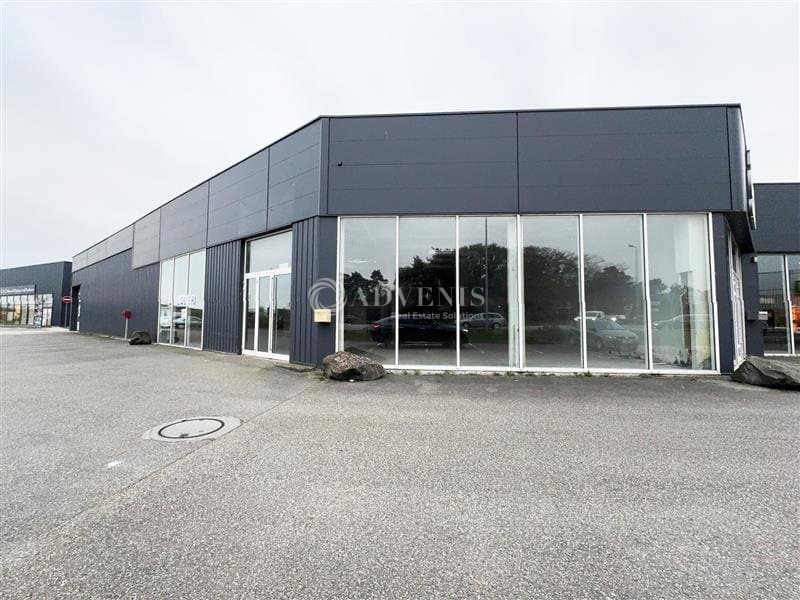 Local commercial · 518 m² · Location — photo 1