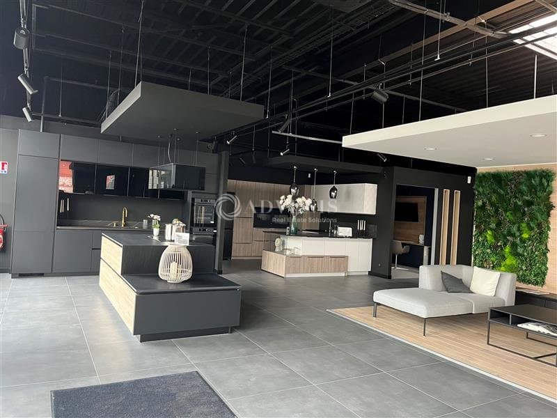 Local commercial · 486 m² · Achat des murs — photo 3