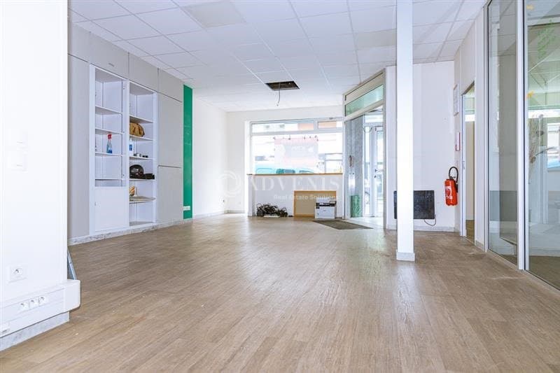Local commercial · 200 m² · Achat des murs — photo 3