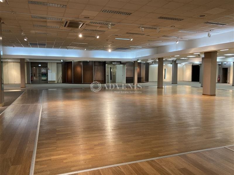 Local commercial · 2393 m² · Achat des murs — photo 2