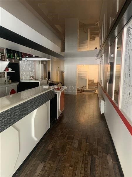 Local commercial · 133 m² · Achat des murs — photo 1