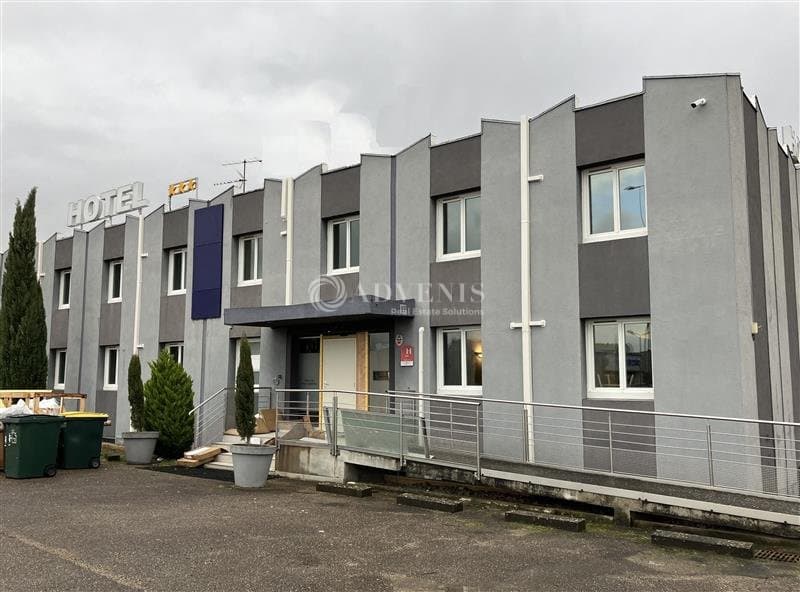 Local commercial · 990 m² · Achat des murs — photo 2