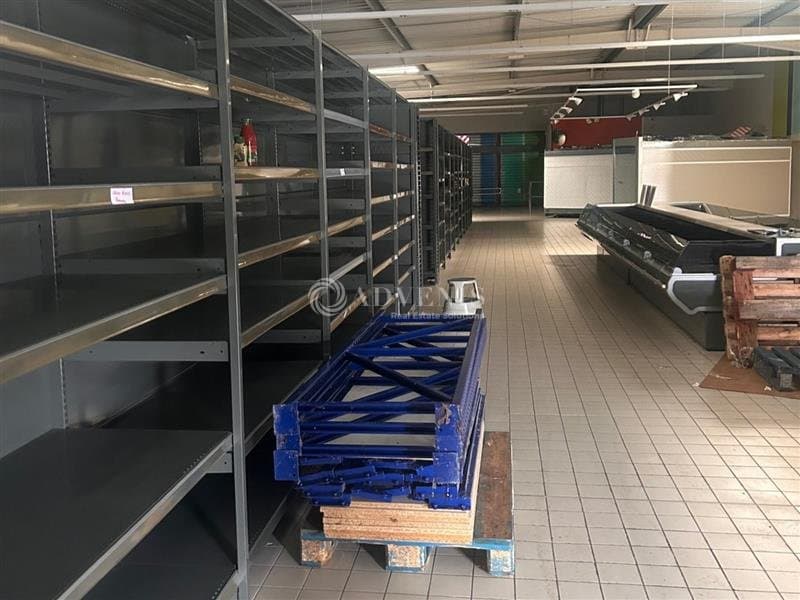 Local commercial · 1000 m² · Location — photo 3