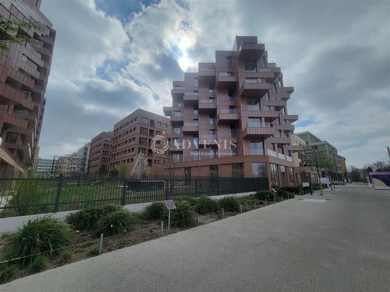 Local commercial · 98 m² · Location — photo 1