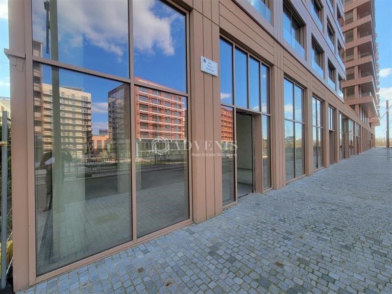 Local commercial · 75 m² · Location — photo 2