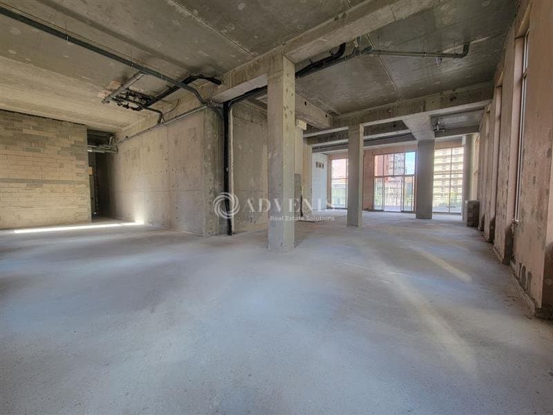 Local commercial · 75 m² · Location — photo 3