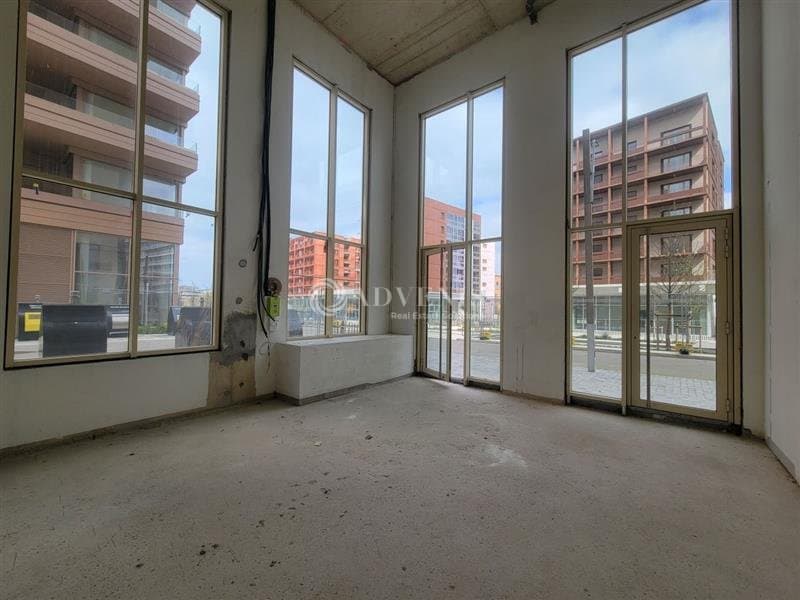 Local commercial · 262 m² · Location — photo 3