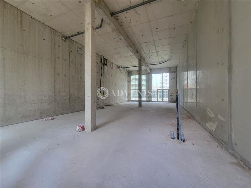 Local commercial · 177 m² · Location — photo 3