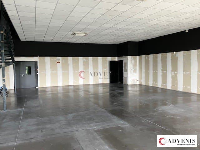 Local commercial · 330 m² · Location — photo 2