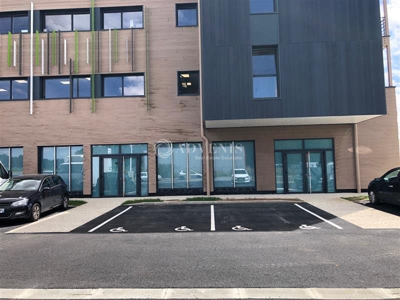 Local commercial · 310 m² · Location — photo 2