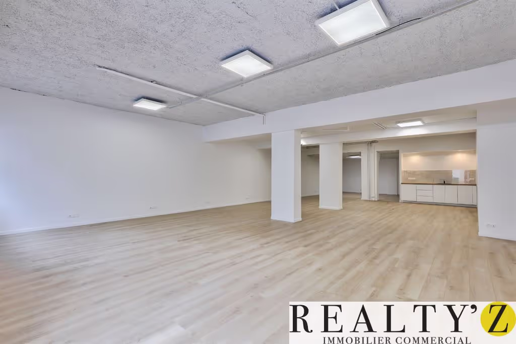 Local commercial · 140 m² · Achat des murs — photo 1