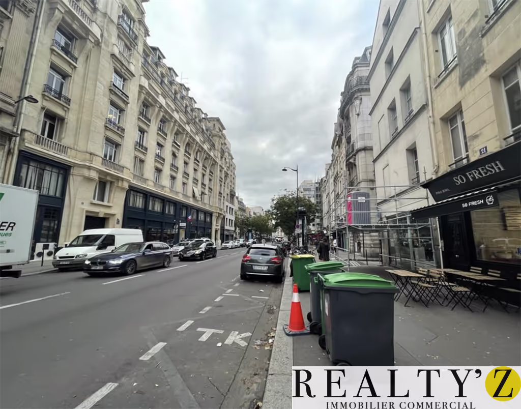 Local commercial · 231 m² · Location — photo 1