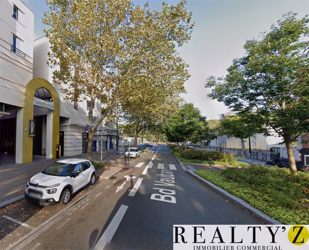 Local commercial · 1182 m² · Location — photo 1