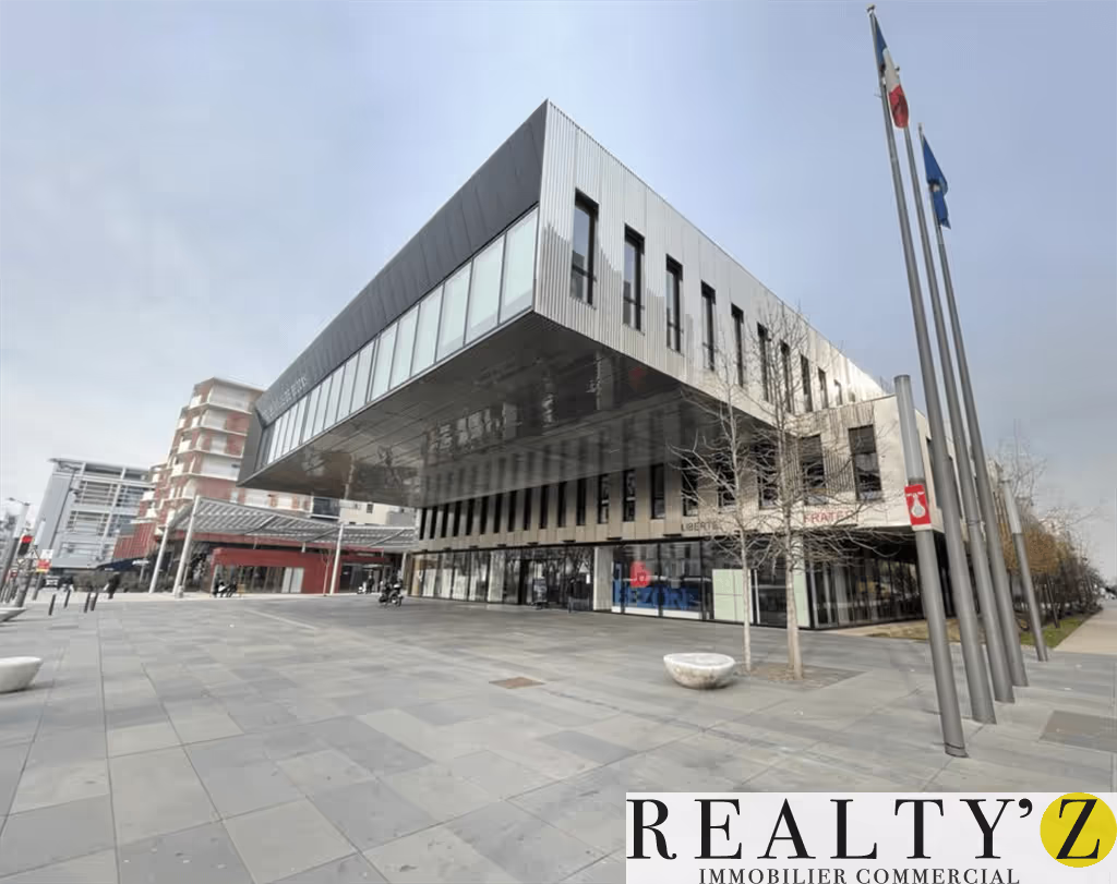Local commercial · 100 m² · Location — photo 1