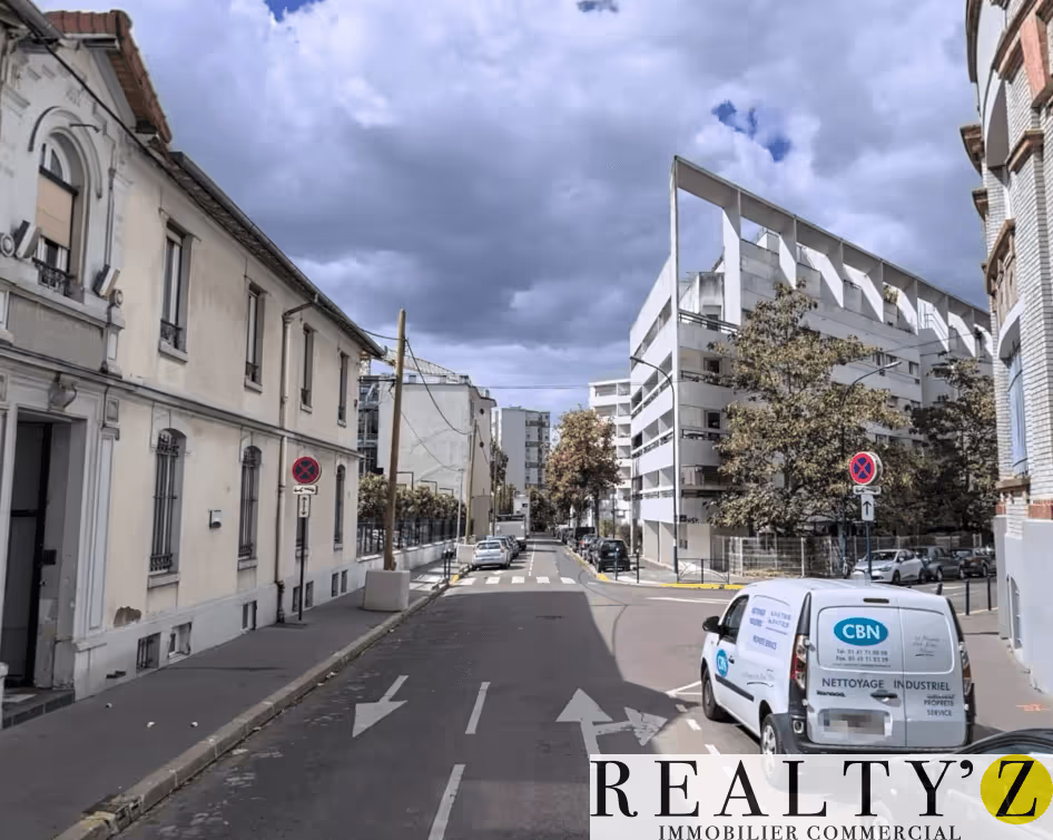 Local commercial · 340 m² · Location — photo 1