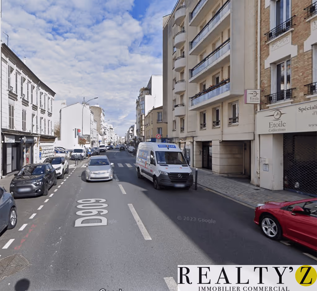 Local commercial · 599 m² · Location — photo 1