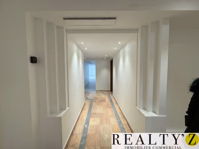 Local commercial · 287 m² · Location — photo 1