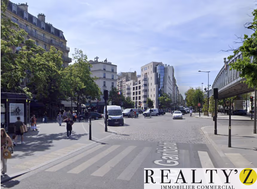 Local commercial · 165 m² · Location — photo 1