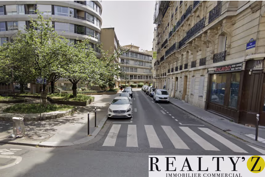 Local commercial · 165 m² · Location — photo 1