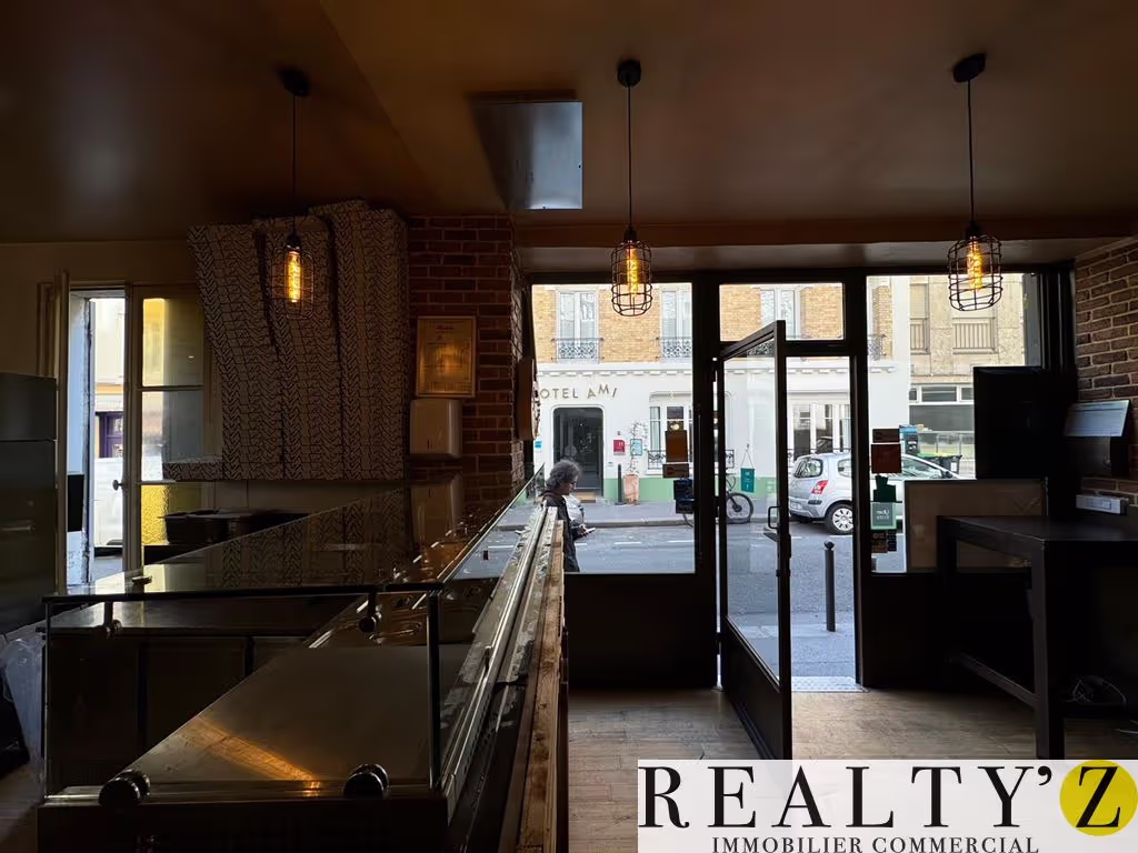 Local commercial · 33 m² · Location — photo 1