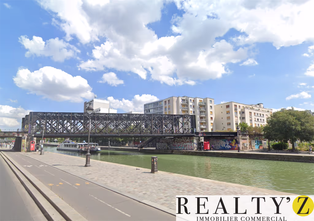 Local commercial · 348 m² · Location — photo 1