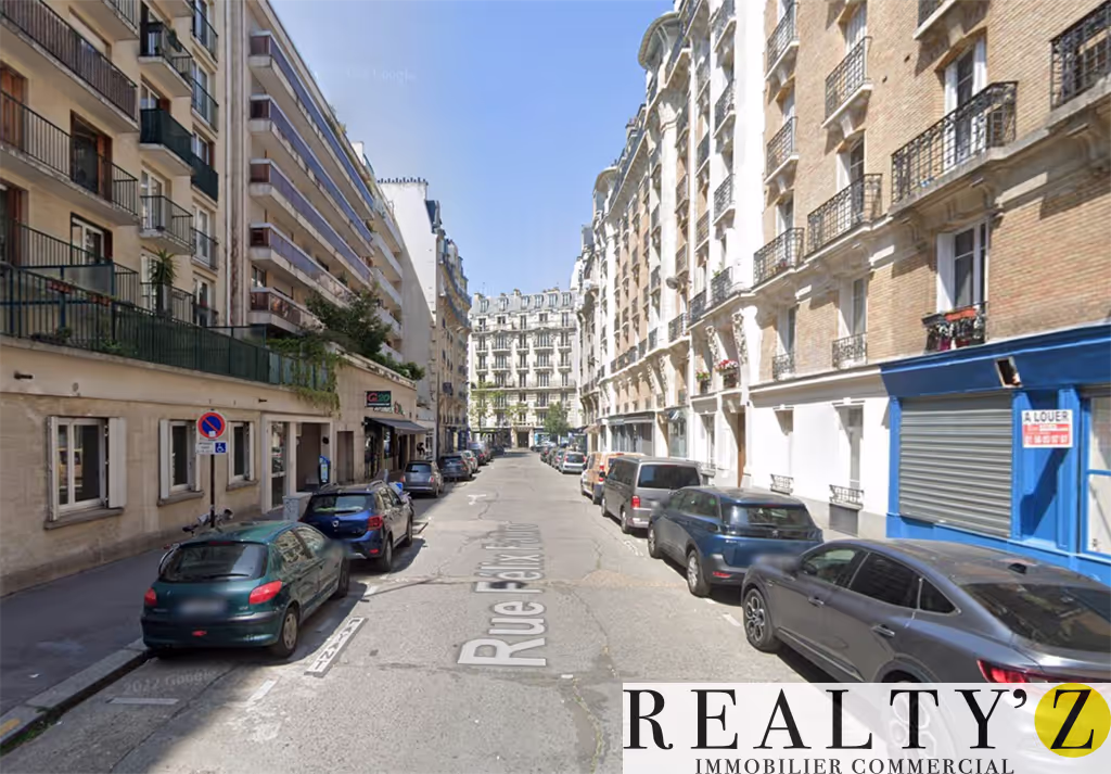 Local commercial · 440 m² · Location — photo 1