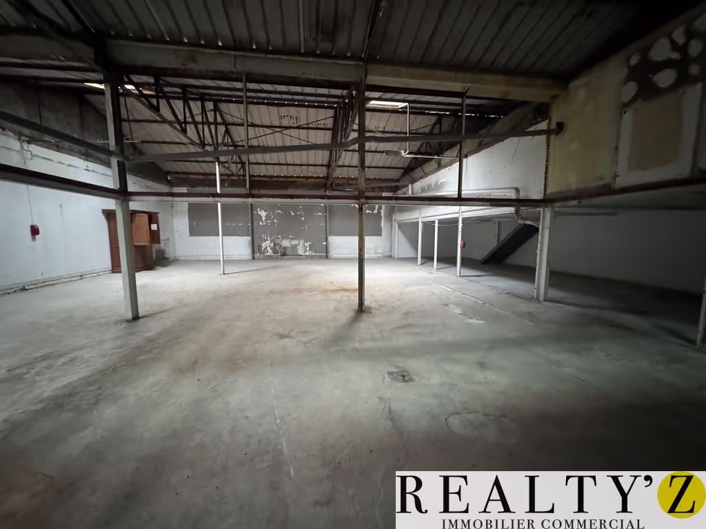 Local commercial · 740 m² · Achat des murs — photo 1
