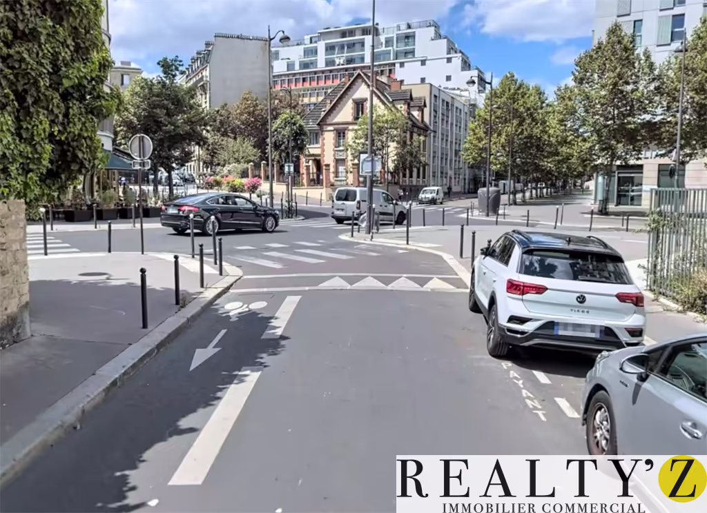 Local commercial · 1364 m² · Location — photo 1