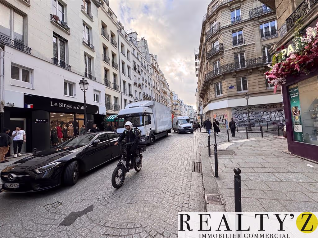 Local commercial · 145 m² · Location — photo 1